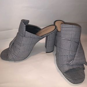 Gianni Bini block heels